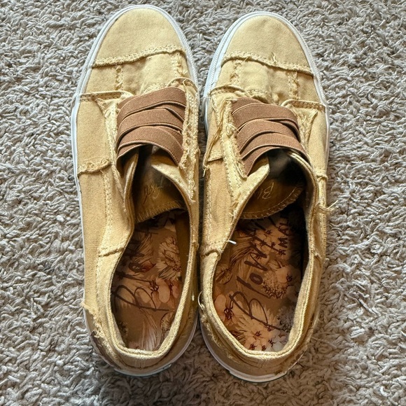 Blowfish Mustard Canvas Sneakers with Elastic Straps - Picture 1 of 6